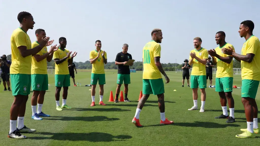 Neymar Rejoins Brazil Training Group One Month After Calf Injury